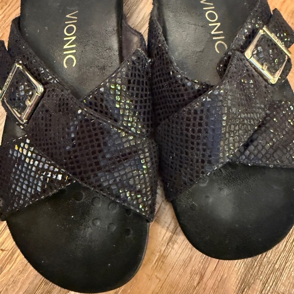 Vionic Black Cross-Strap Sandals with Textured Design - Picture 2 of 5